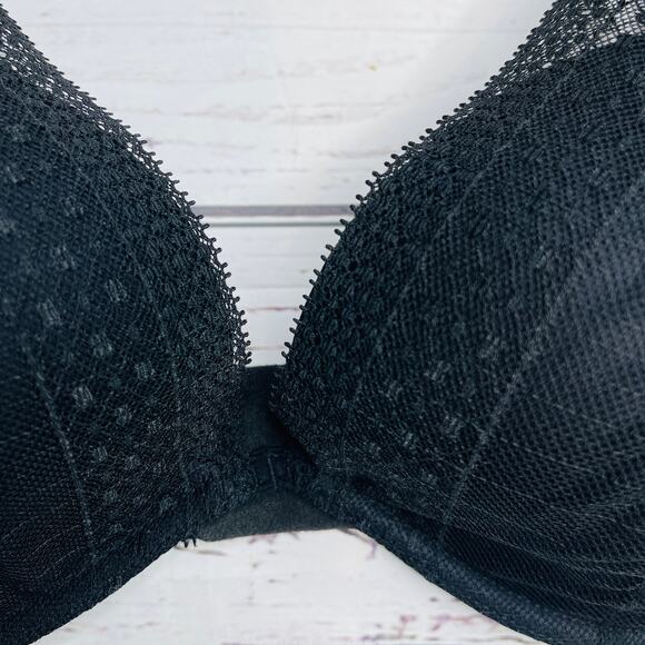 Victoria's Secret Black Incredible Plunge Lace Bra - Picture 6 of 16